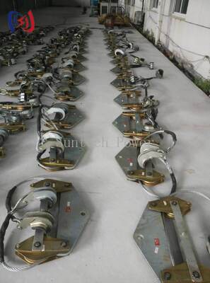 एक साथ कई कंडक्टरों को संभालने और श्रमिकों की सुरक्षा बढ़ाने के लिए भारी शुल्क बहु विभाजन कंडक्टर लिफ्टर