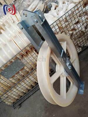 उच्च तनाव वाले बड़े व्यास के ट्रांसमिशन कंडक्टरों को खींचने के लिए हेवी ड्यूटी 660 सीरीज स्ट्रिंगिंग ब्लॉक