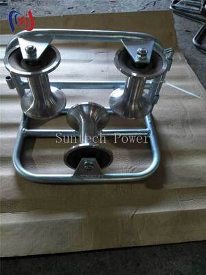 पेशेवर कॉर्नर ग्राउंड रोलर ट्राई-शेव 90 डिग्री बेंड प्रोटेक्शन के लिए 10KN रेटेड लोड और संक्षारण प्रतिरोधी डिजाइन के साथ