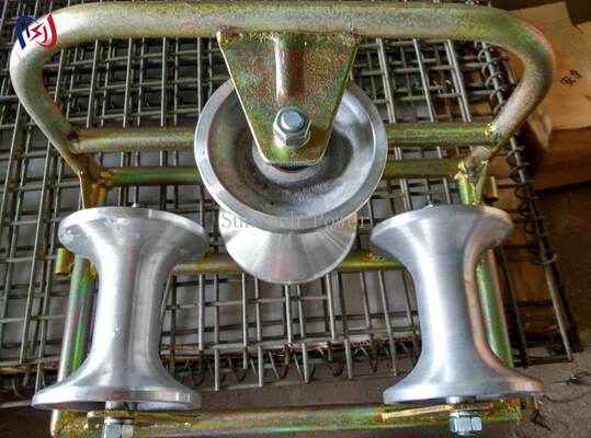 पेशेवर कॉर्नर ग्राउंड रोलर ट्राई-शेव 90 डिग्री बेंड प्रोटेक्शन के लिए 10KN रेटेड लोड और संक्षारण प्रतिरोधी डिजाइन के साथ