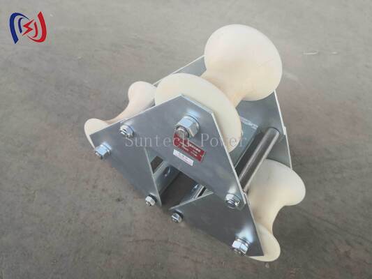 मैनीहोल प्रवेश सुरक्षा के लिए संक्षारण प्रतिरोधी टिकाऊ पॉलीइथिलीन निर्माण के साथ पेशेवर 10-20KN रेटेड लोड केबल पिथहेड रोलर