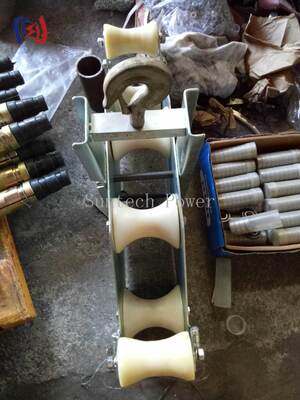 10KN रेटेड लोड, R570 झुकने त्रिज्या, और उच्च यांत्रिक लाभ उठाने के लिए 23.5KG वजन के साथ भारी शुल्क चार शीव संयुक्त ब्लॉक