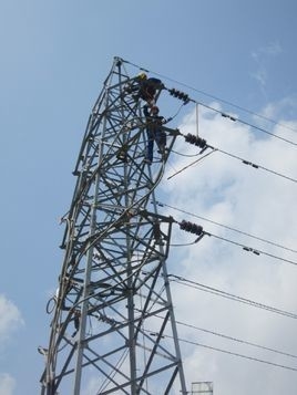 33KV ट्रांसमिशन लाइन के लिए जस्ती Q345 स्टील डबल सर्किट टॉवर