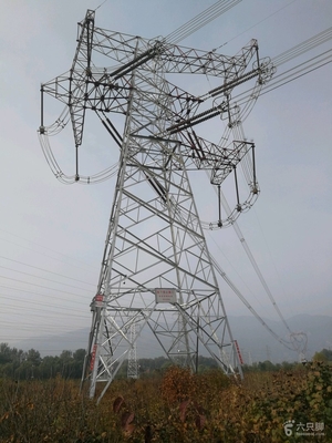 Q245 Q355 कोण स्टील तोरण ट्रांसमिशन टॉवर