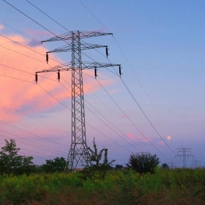 33KV 130KV 500KV जाली स्टील पावर ट्रांसमिशन लाइन टावर्स