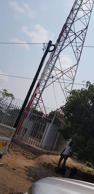 कोणीय 100M जीएसएम एंटीना टॉवर मस्त और ब्रैकेट विमानन बाधा लाइट